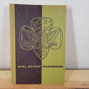 Girl Scout Handbook - Paperback (1962) VINTAGE